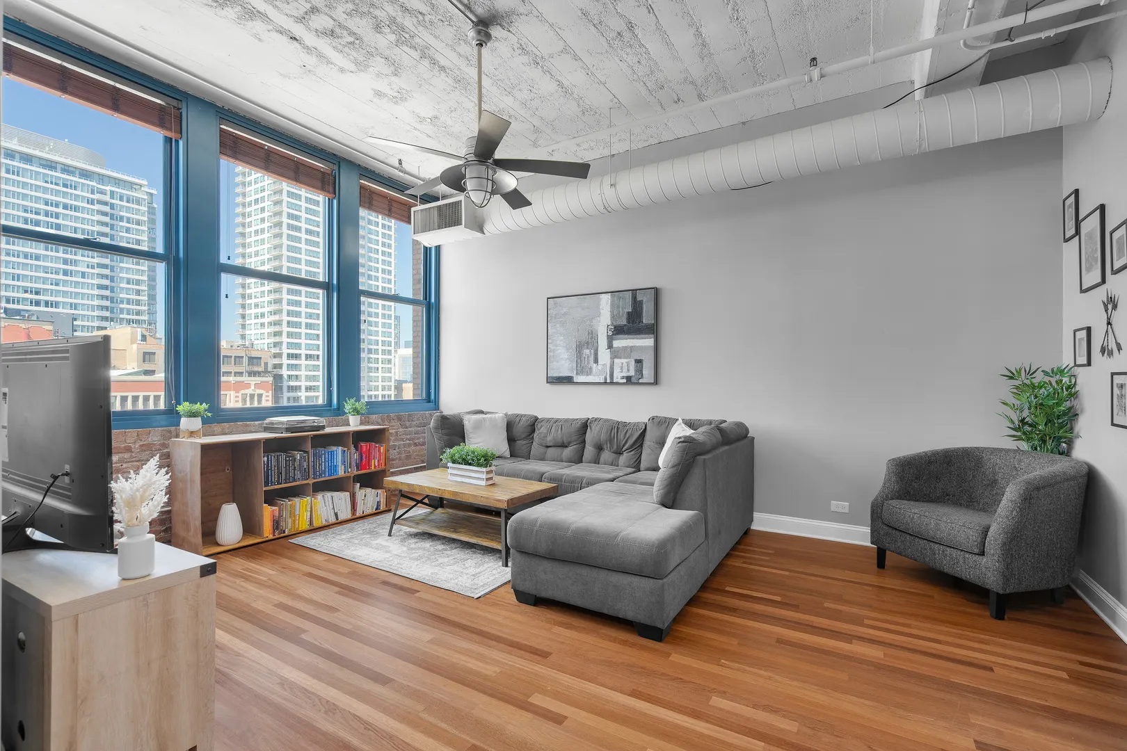 124 W Polk Street 905 IL