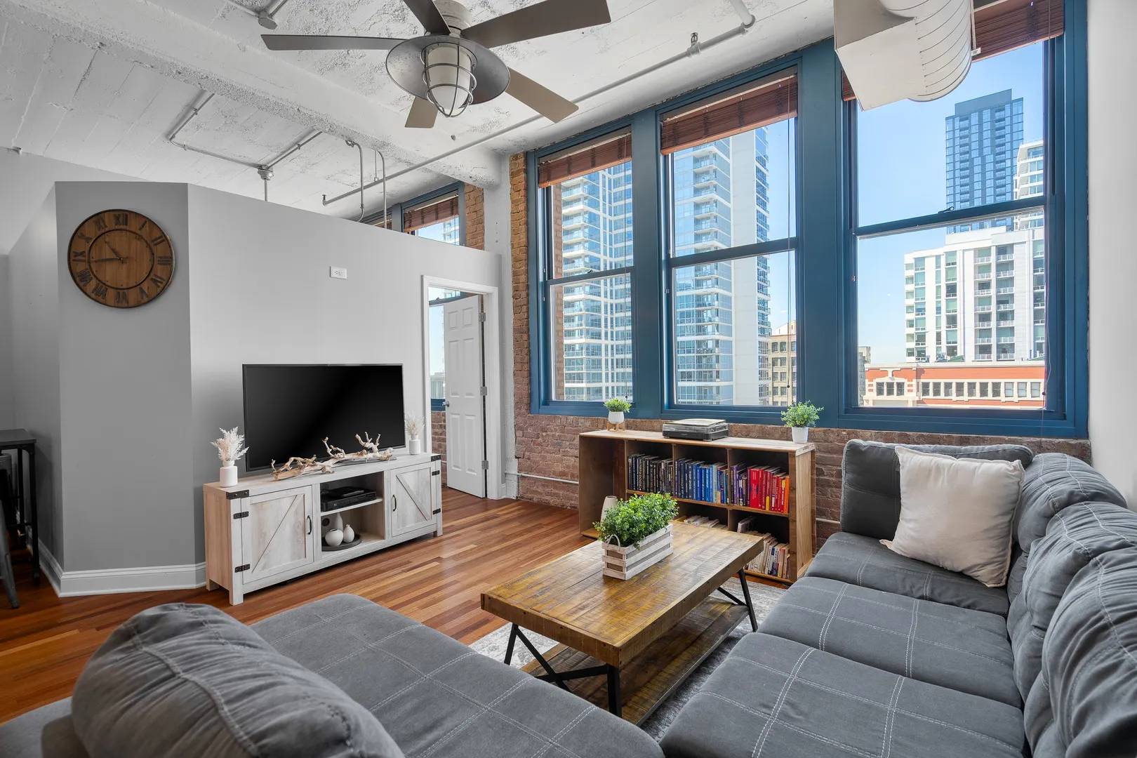 124 W Polk Street 905 IL