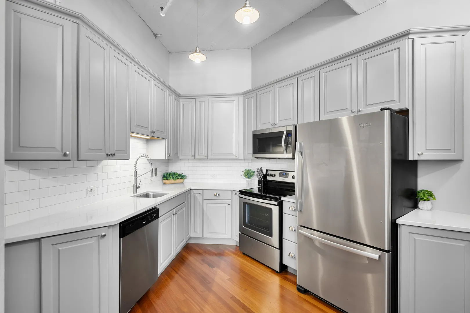 124 W Polk Street 905 IL