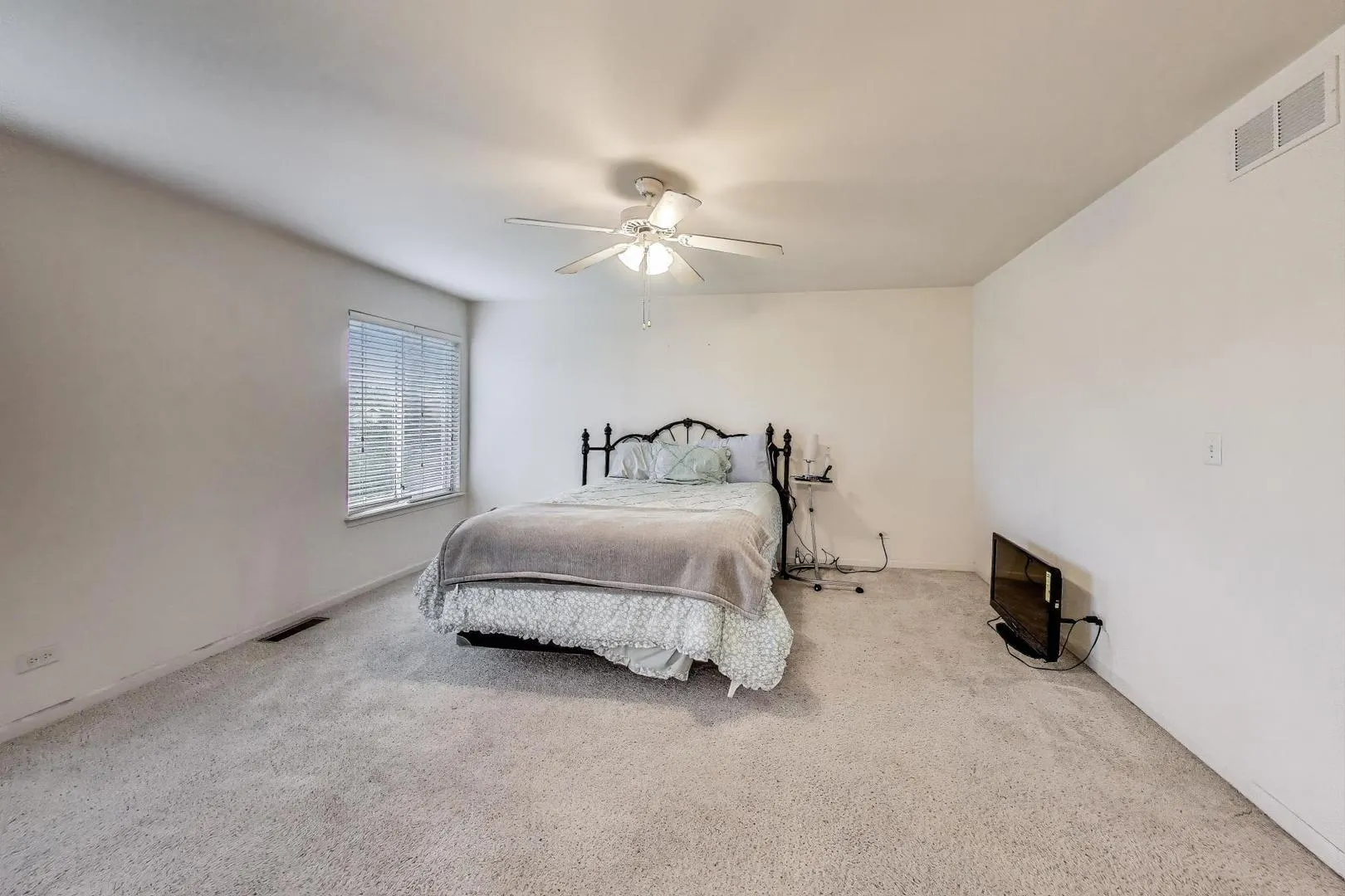 2922 Discovery Drive IL