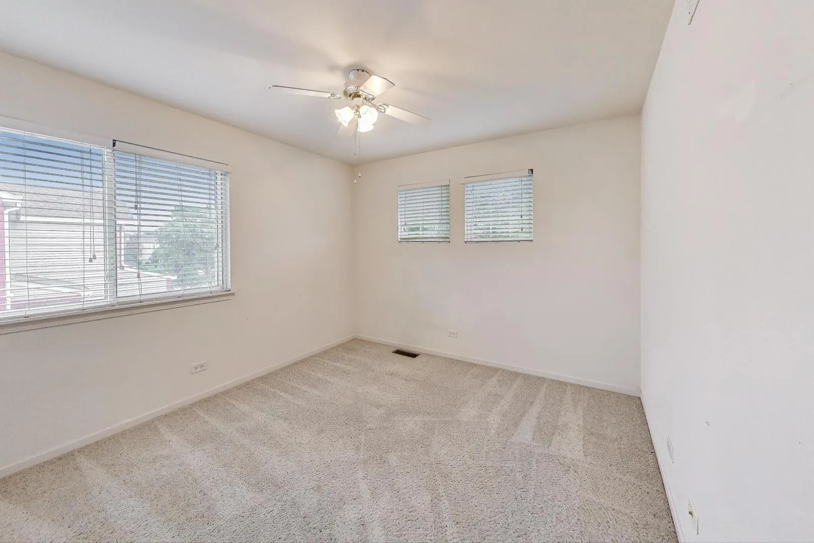 2922 Discovery Drive IL