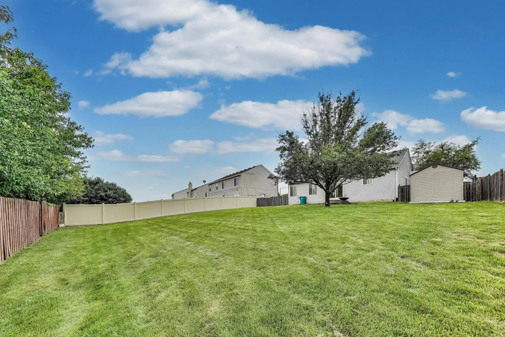 2922 Discovery Drive IL