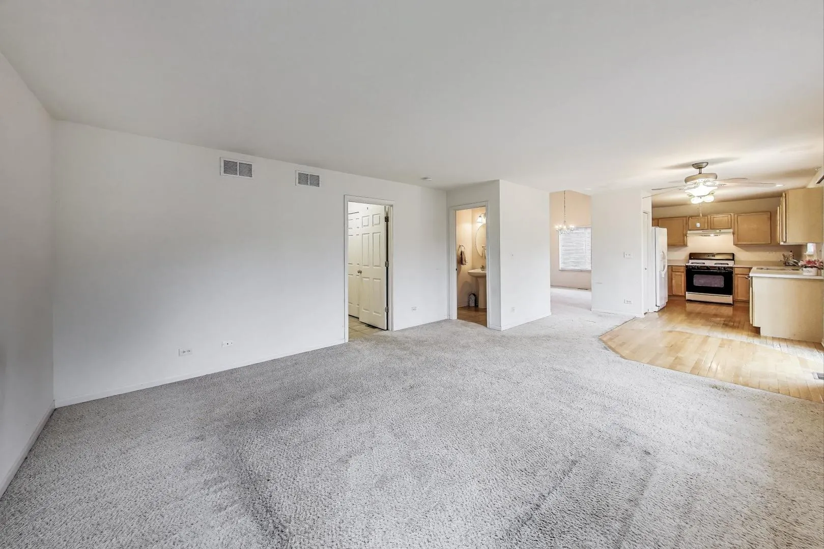 2922 Discovery Drive IL
