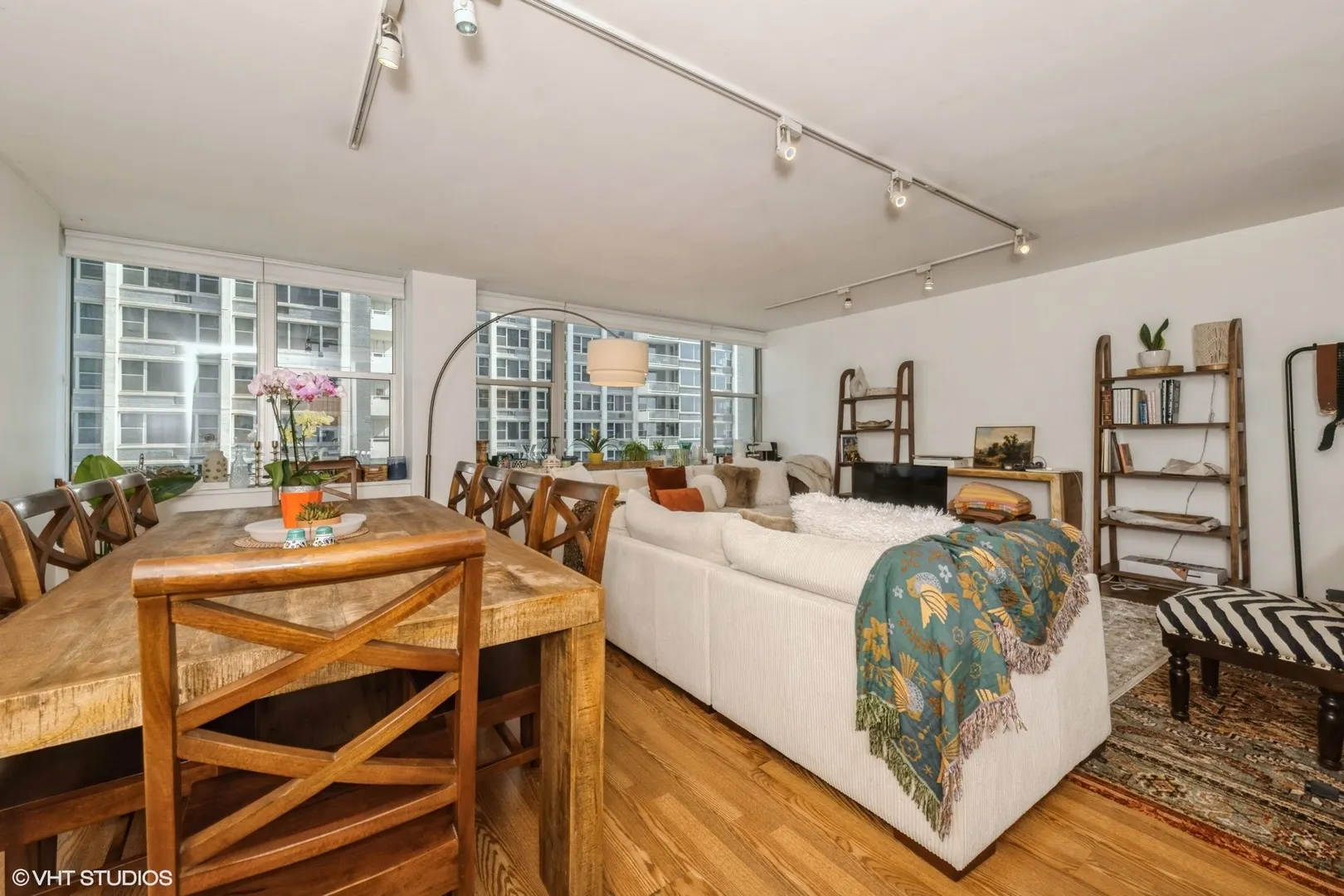 4250 N Marine Drive 1511 IL