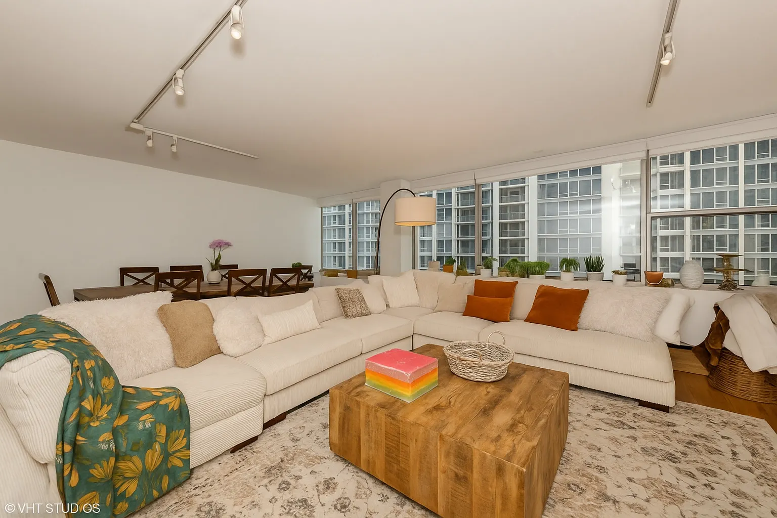 4250 N Marine Drive 1511 IL