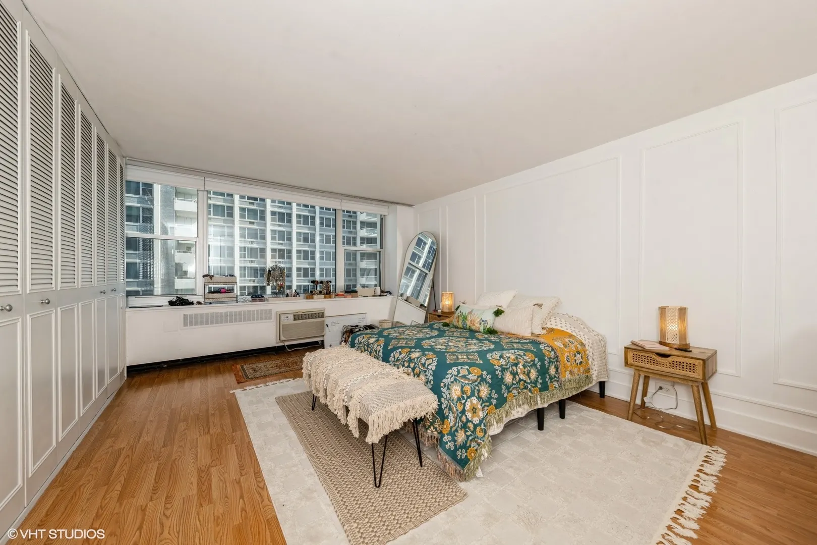 4250 N Marine Drive 1511 IL