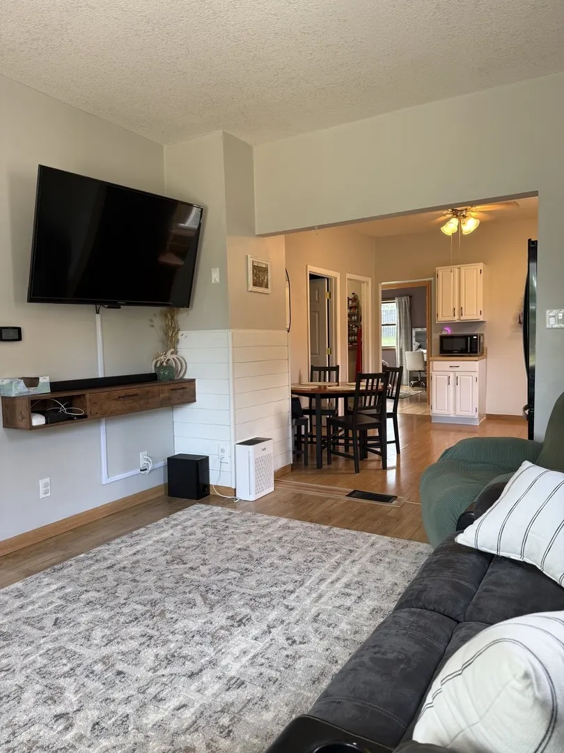 106 N Ava Street IL