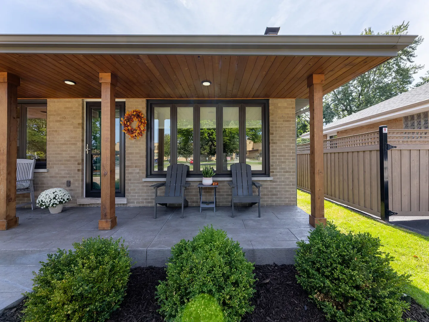 358 E Saint Charles Road IL