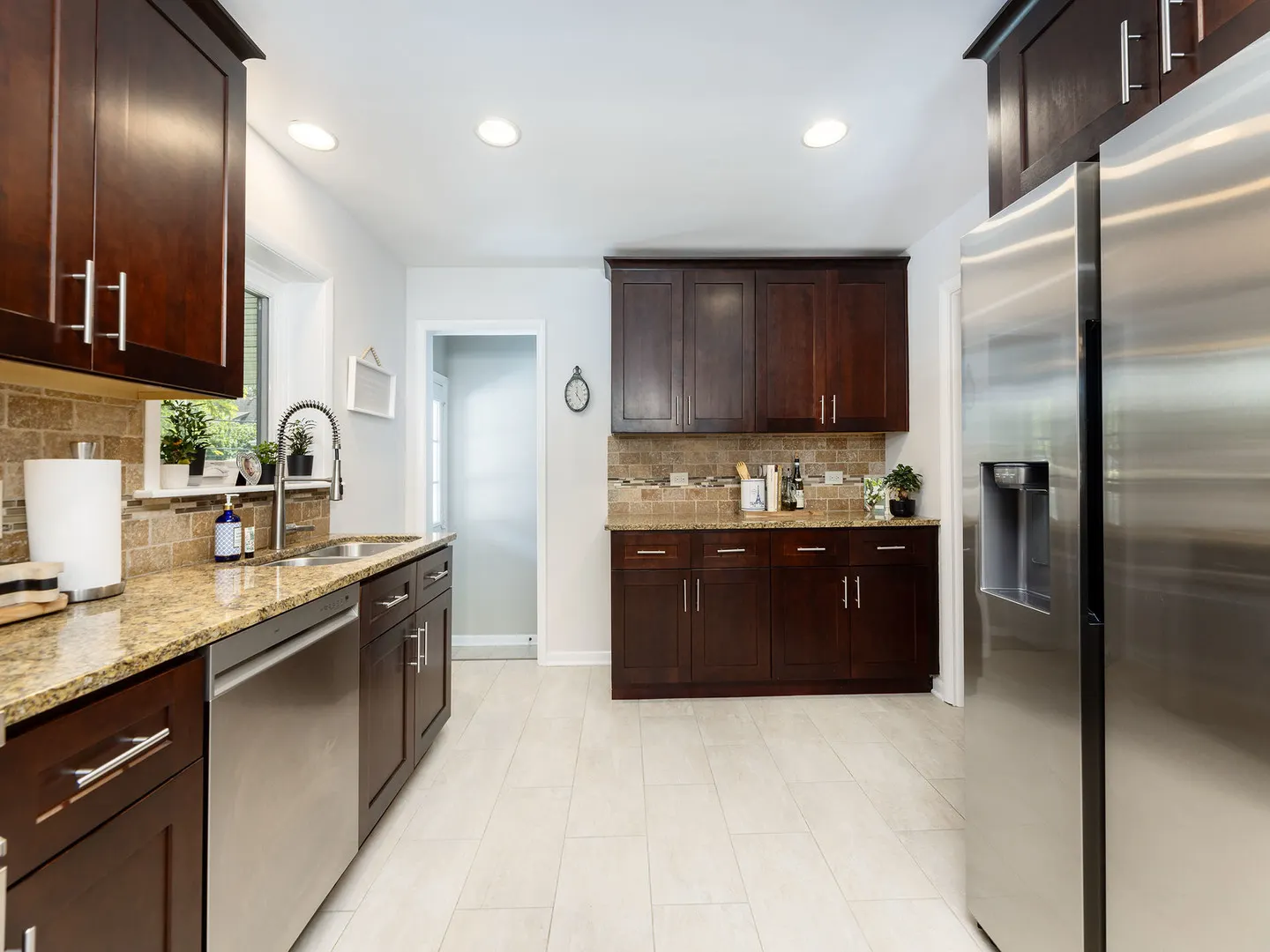 358 E Saint Charles Road IL
