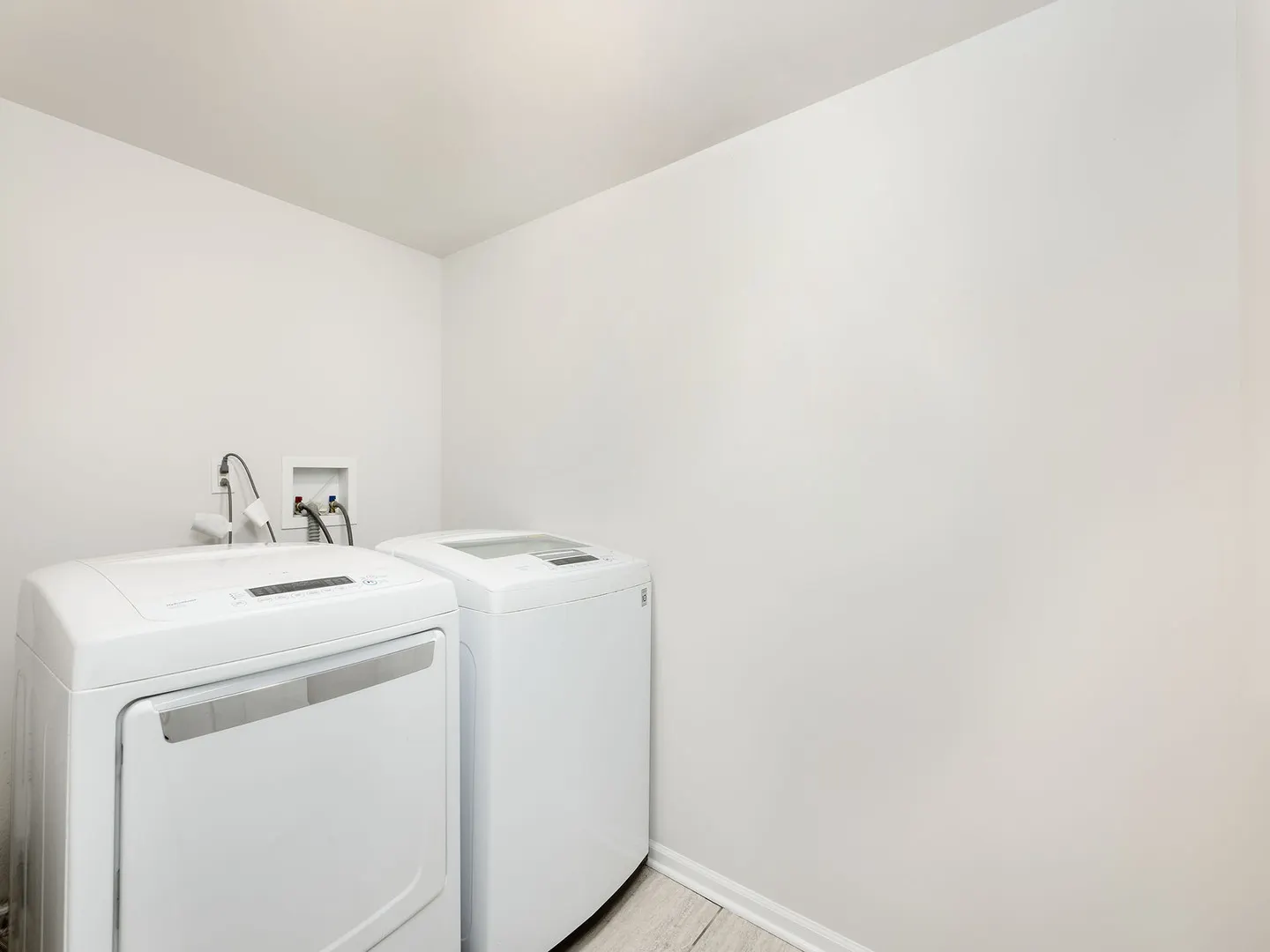 358 E Saint Charles Road IL