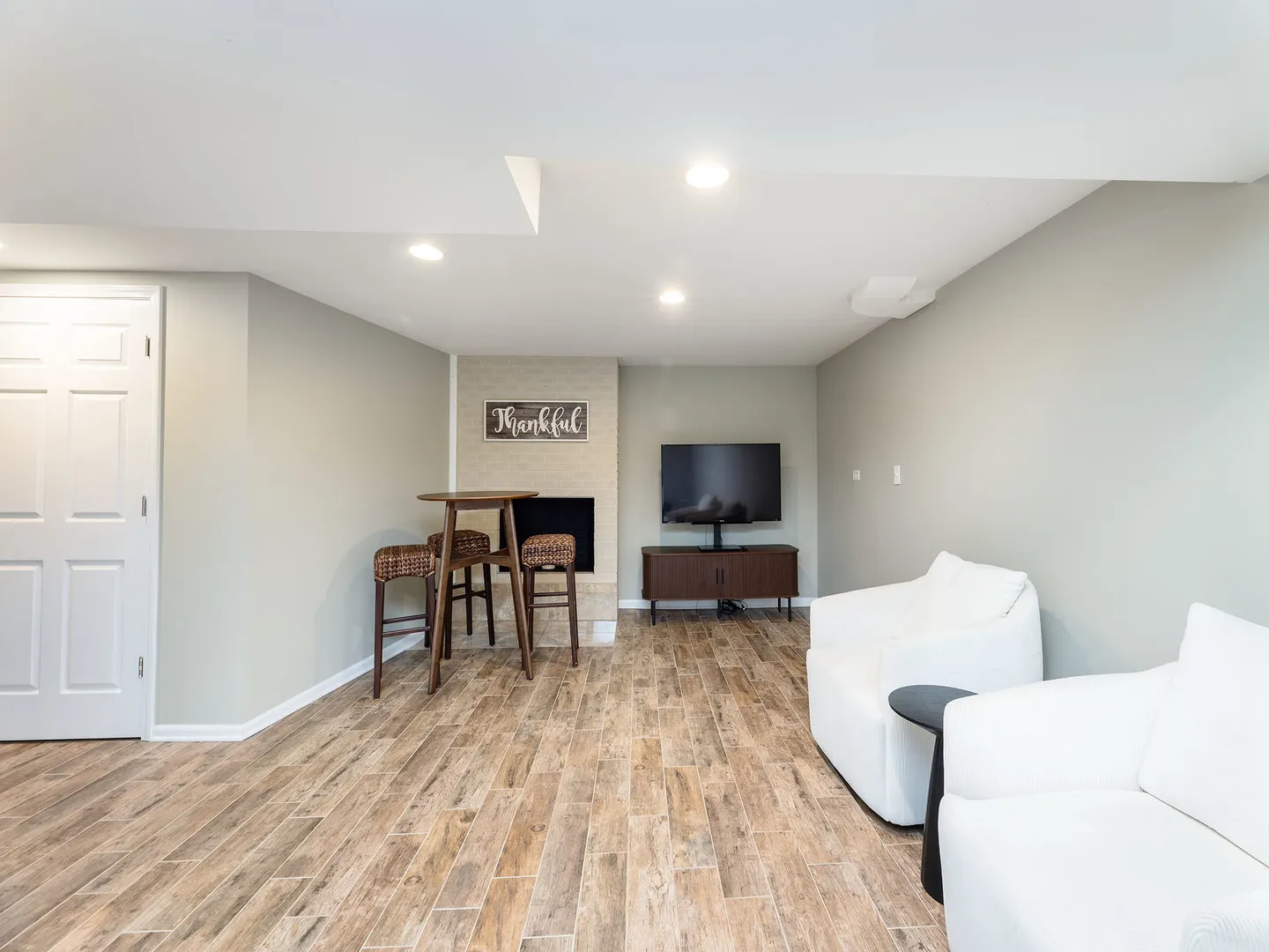 358 E Saint Charles Road IL