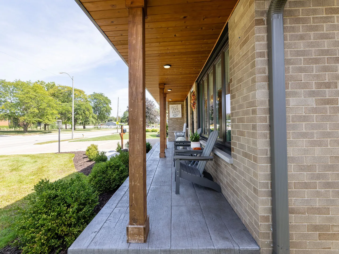 358 E Saint Charles Road IL