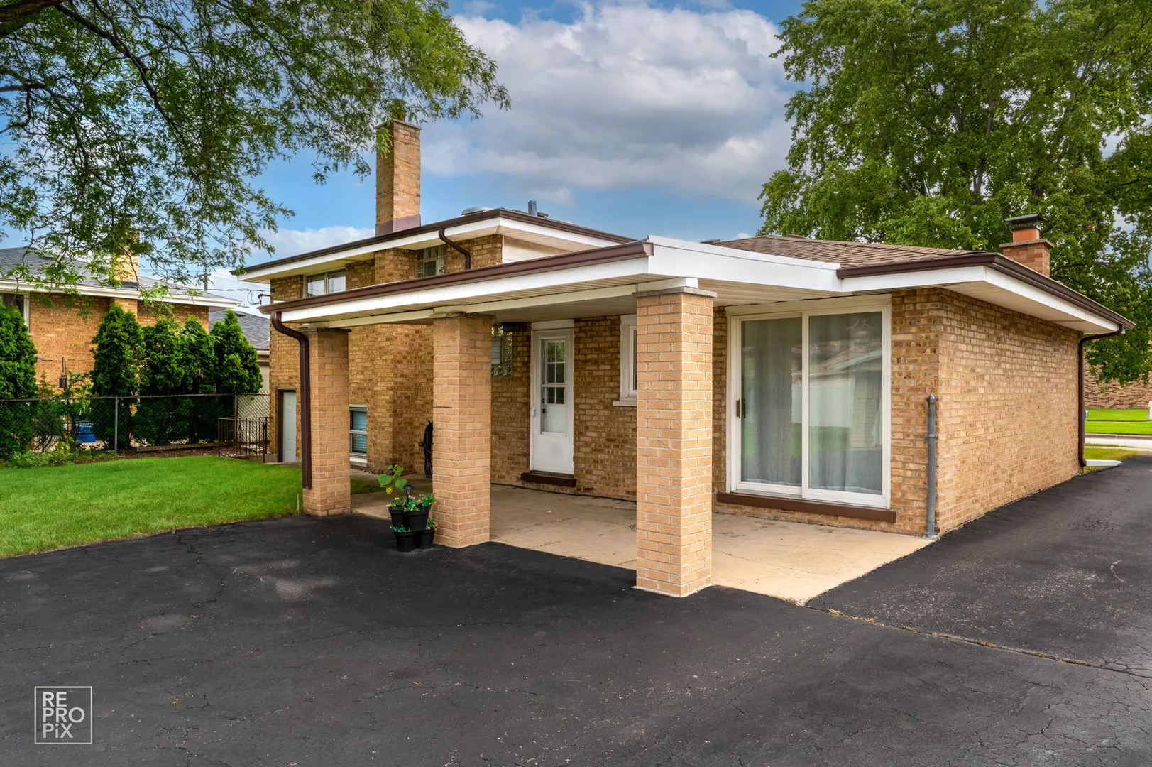 7706 S Oconto Avenue IL