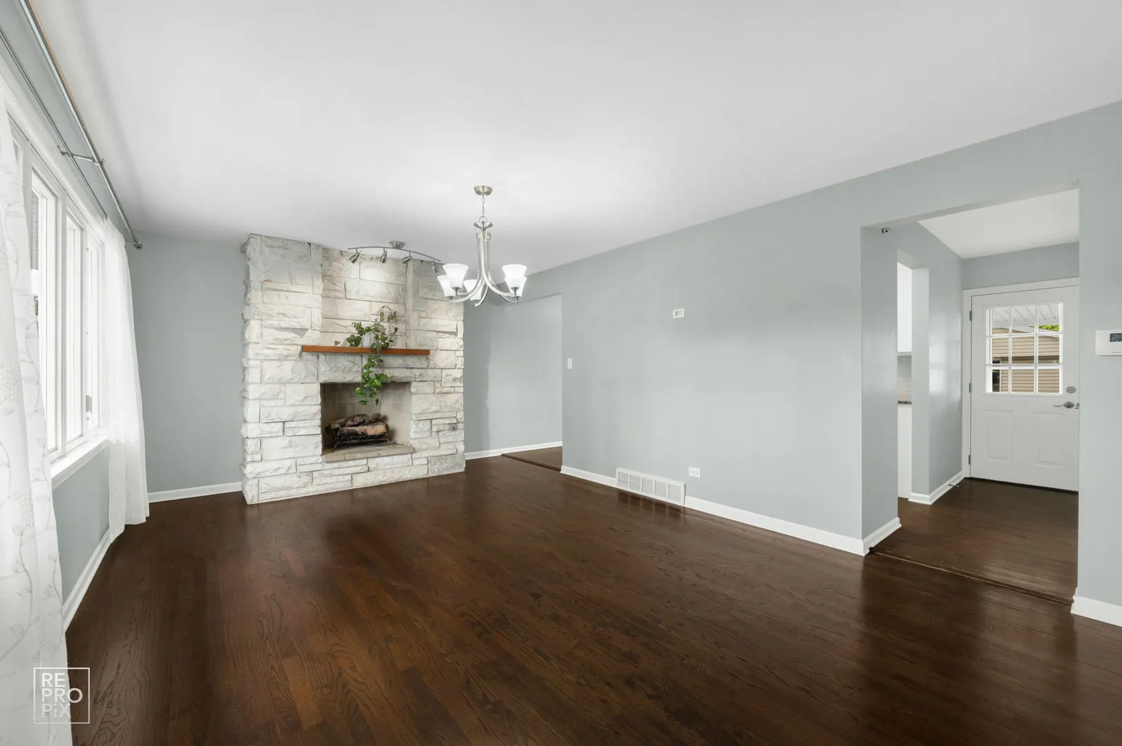 7706 S Oconto Avenue IL