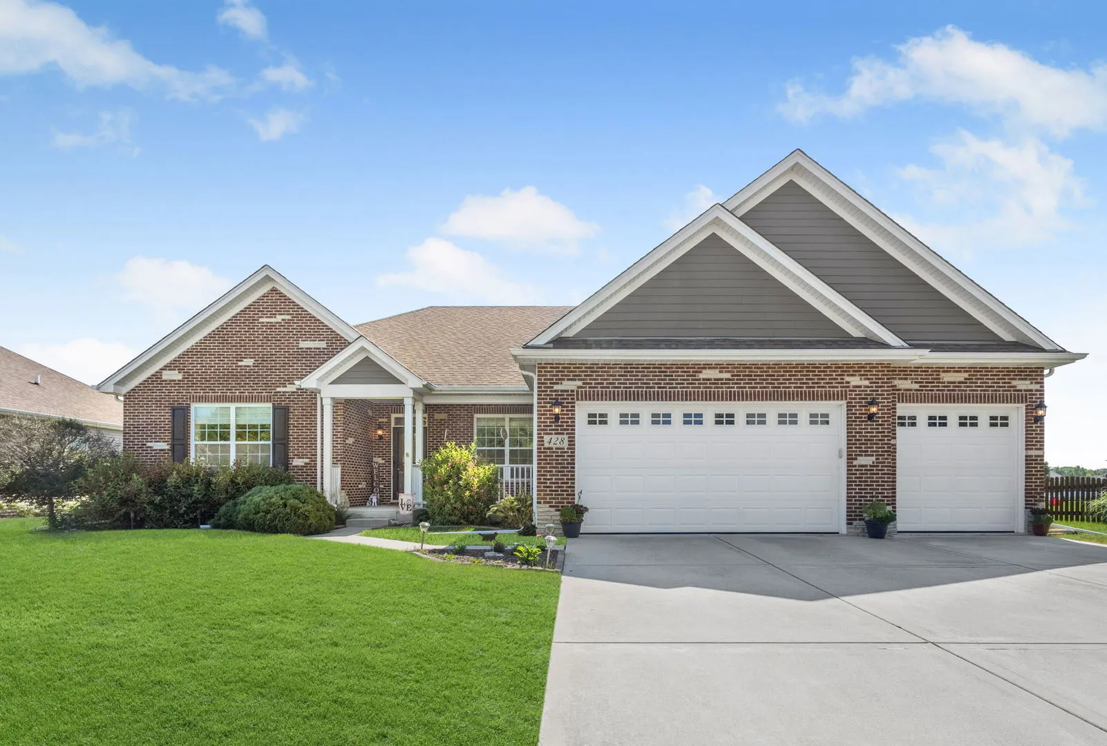 428 E Frontier Drive IL