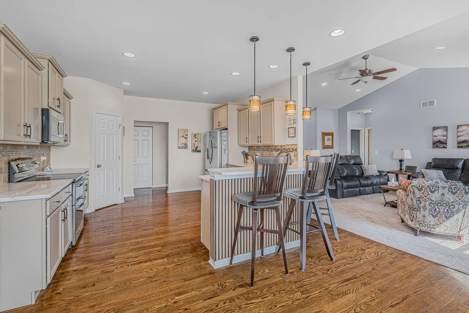 428 E Frontier Drive IL