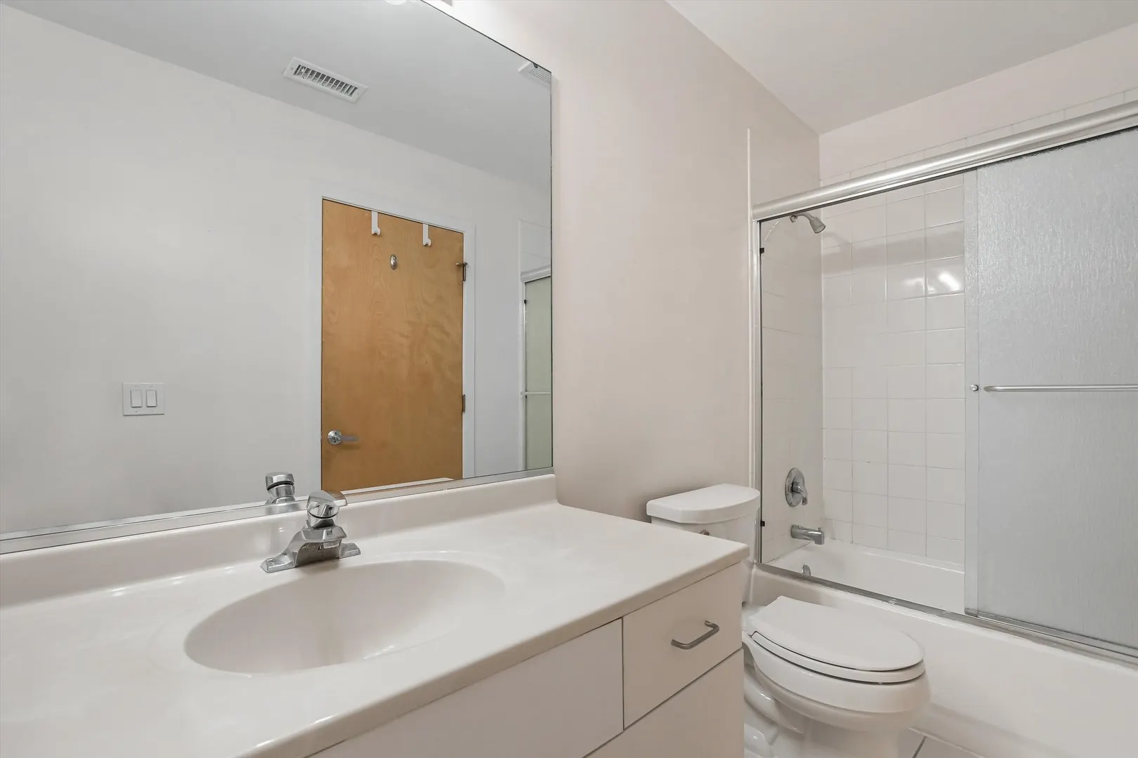1307 S wabash Street 308 IL