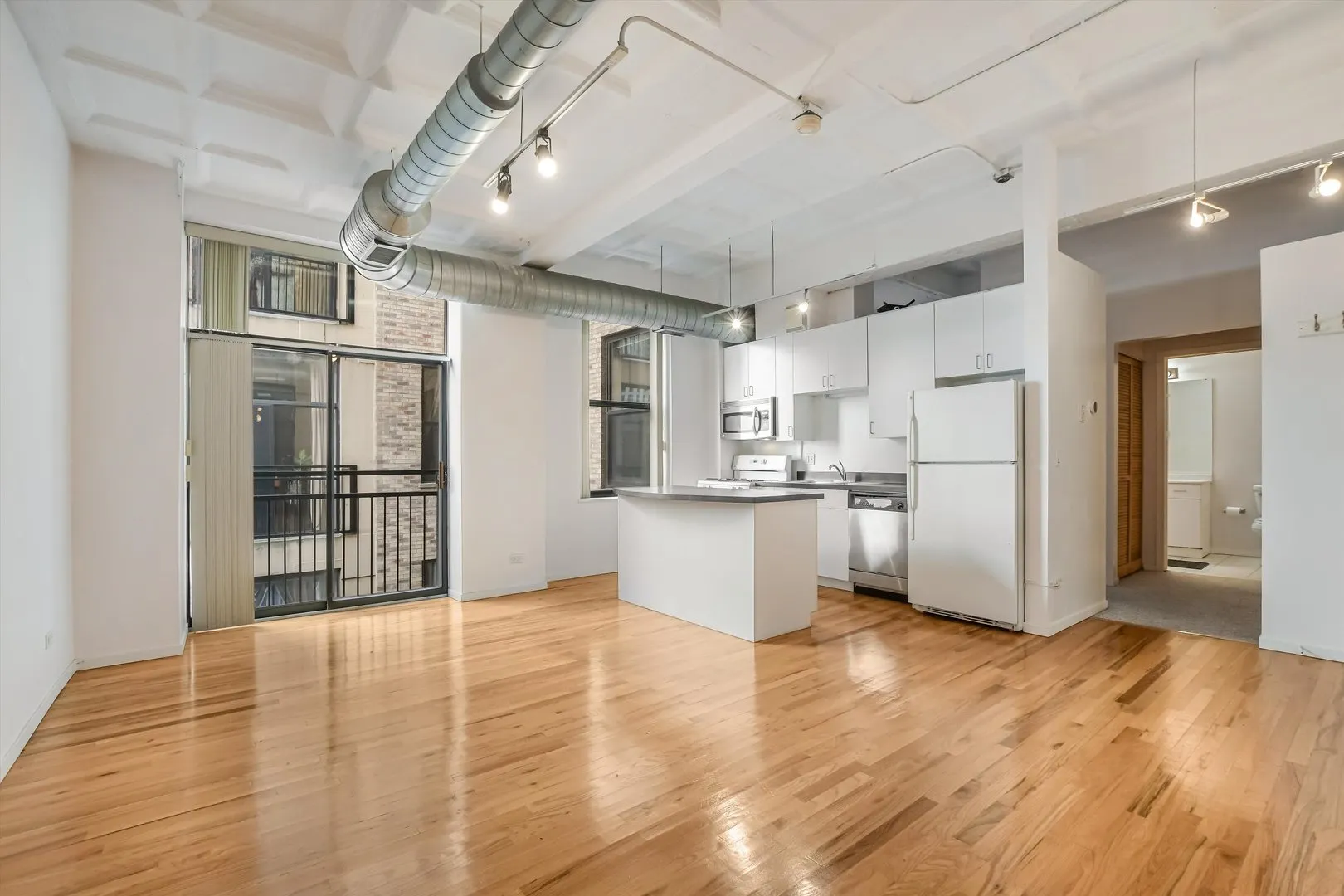 1307 S wabash Street 308 IL
