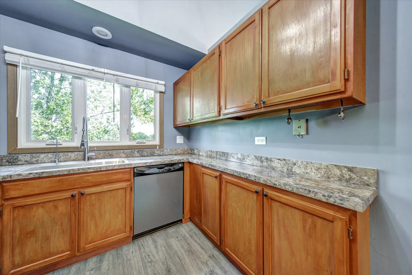 307 University Lane A IL