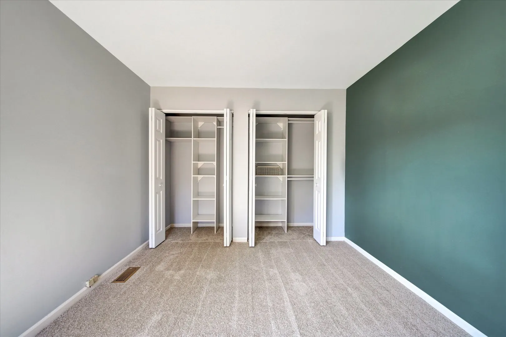 307 University Lane A IL