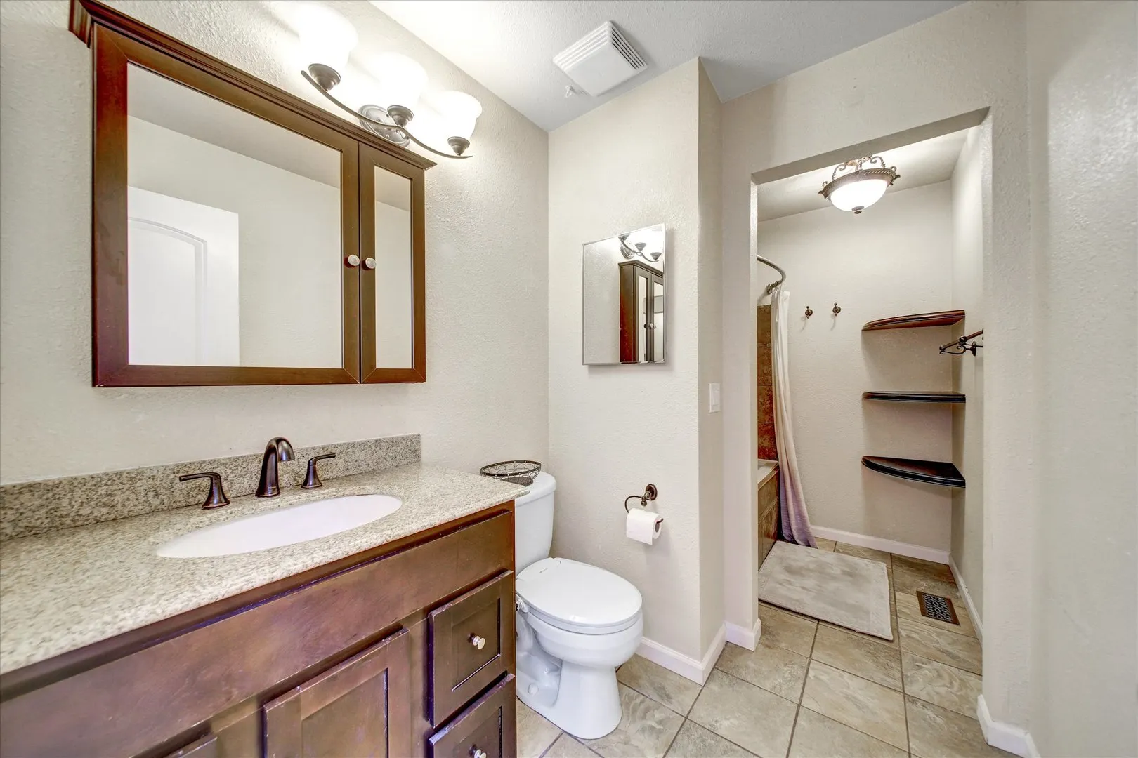 307 University Lane A IL