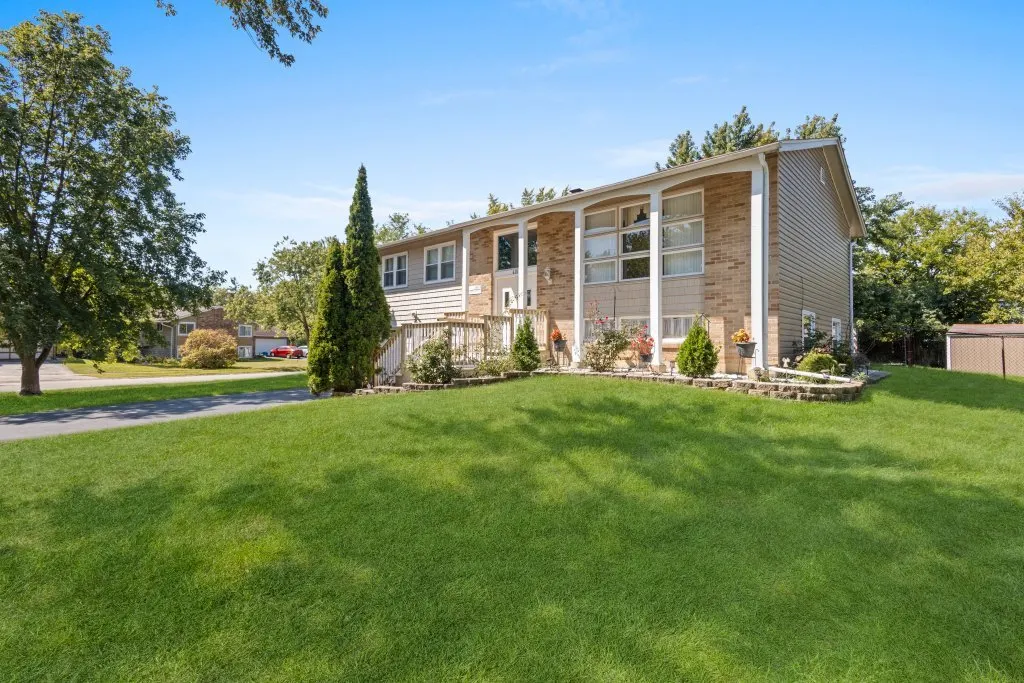 601 Derbyshire Lane IL