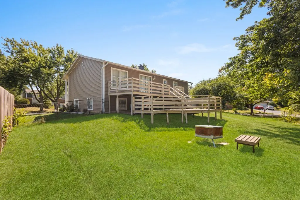 601 Derbyshire Lane IL