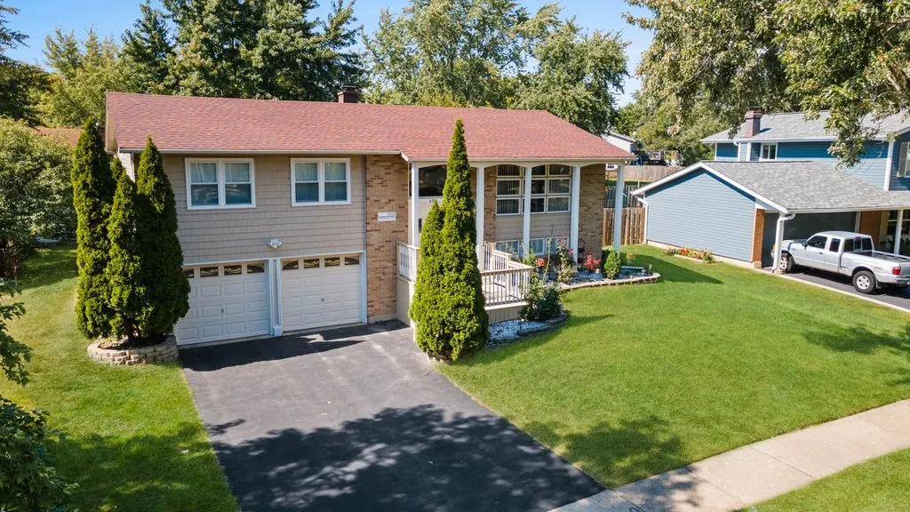 601 Derbyshire Lane IL