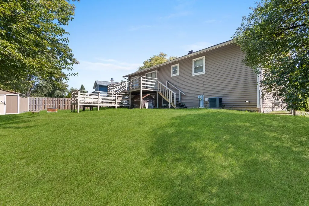 601 Derbyshire Lane IL