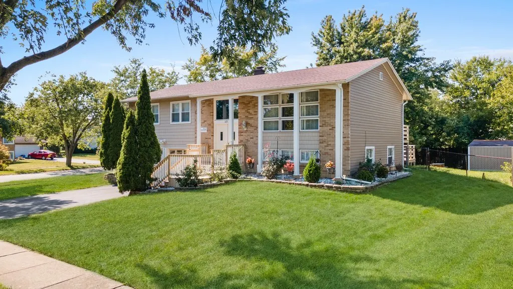 601 Derbyshire Lane IL