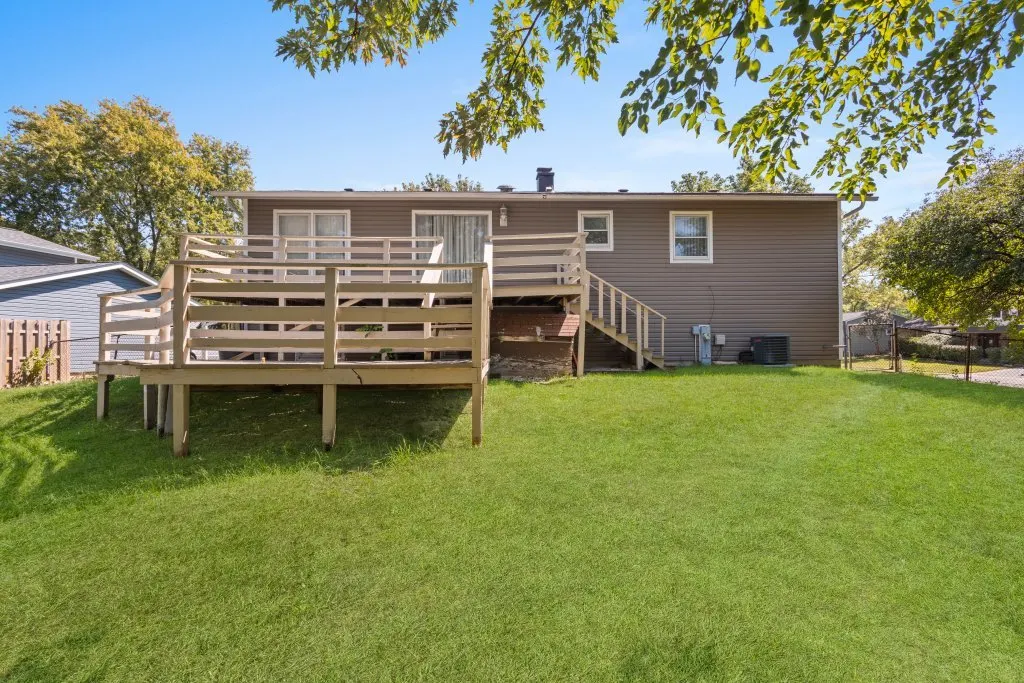 601 Derbyshire Lane IL