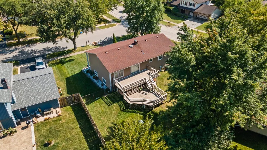 601 Derbyshire Lane IL