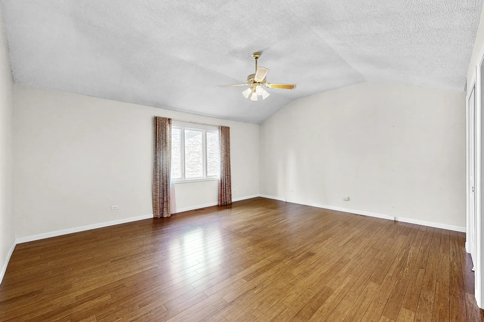 929 W Surrey Road IL