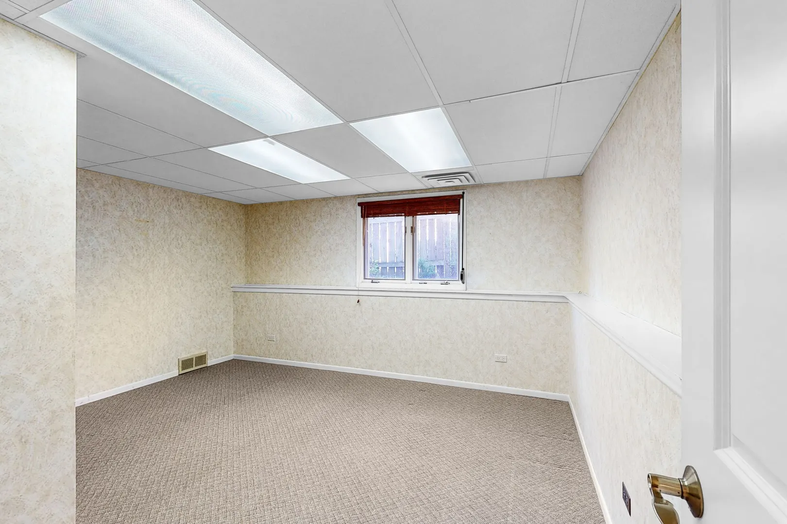 929 W Surrey Road IL