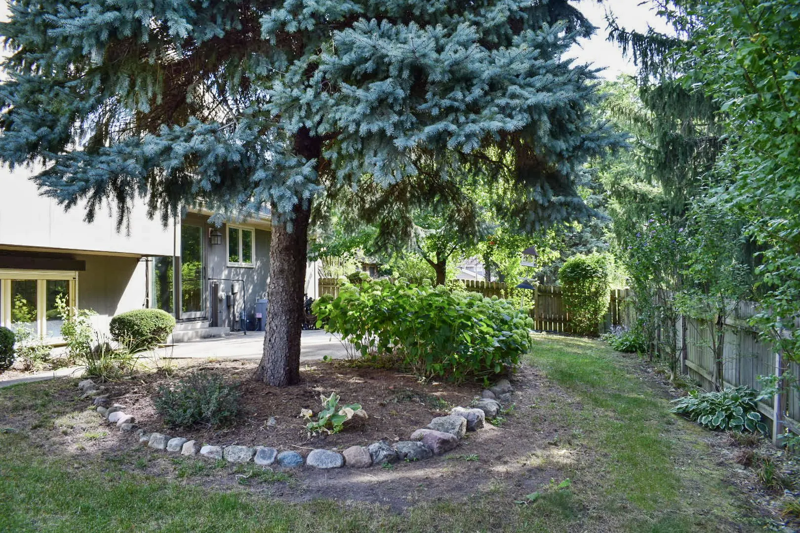 929 W Surrey Road IL
