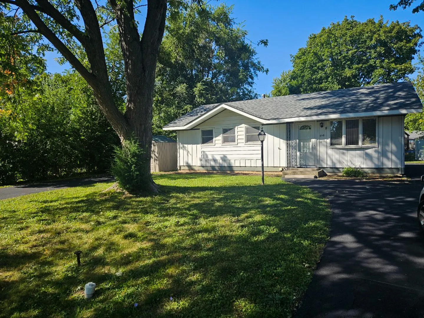 460 Maplewood Drive IL