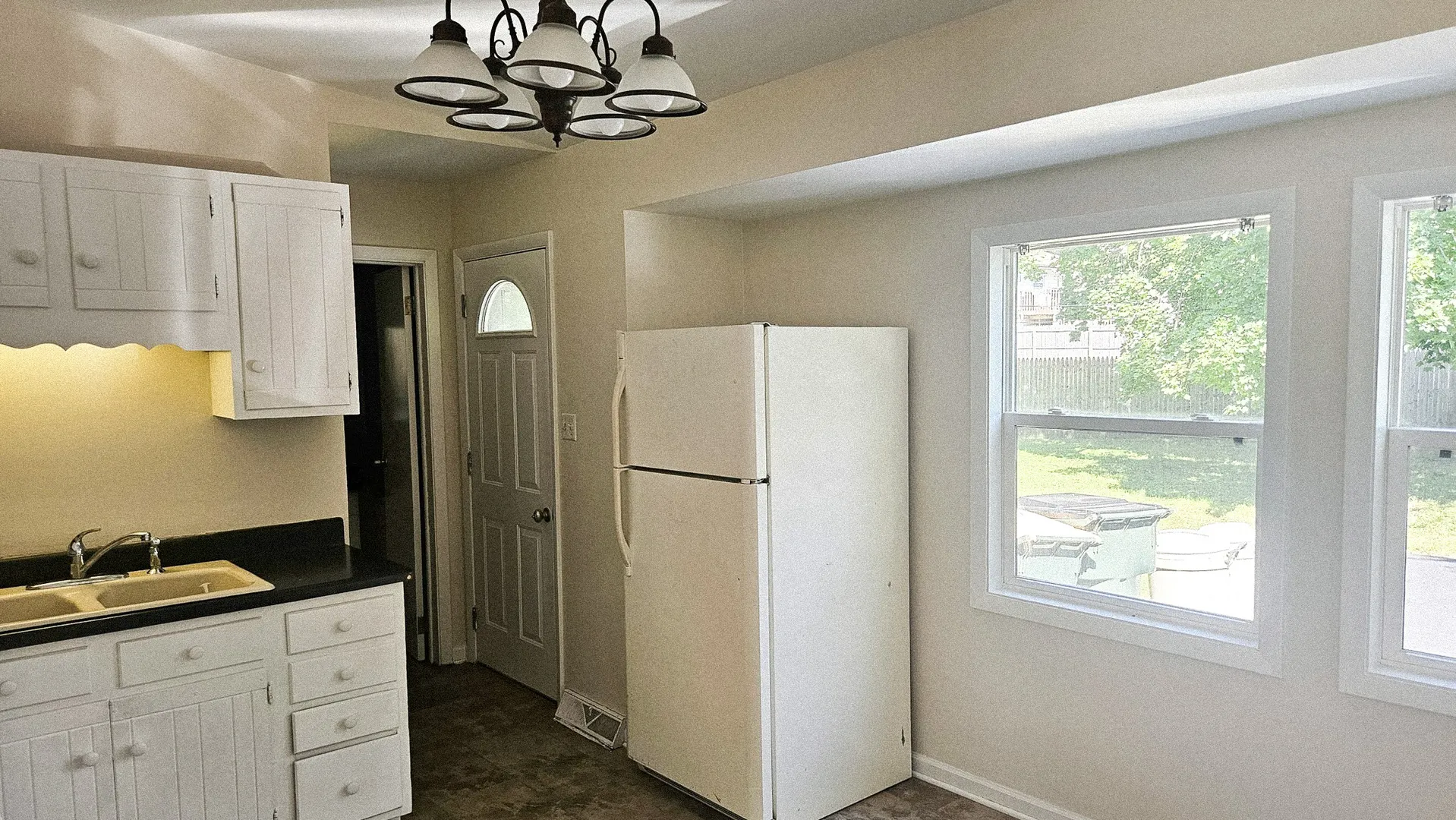 460 Maplewood Drive IL