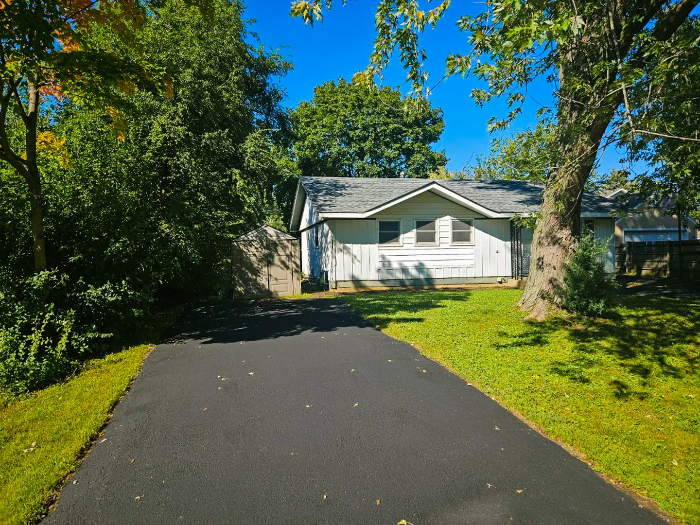 460 Maplewood Drive IL