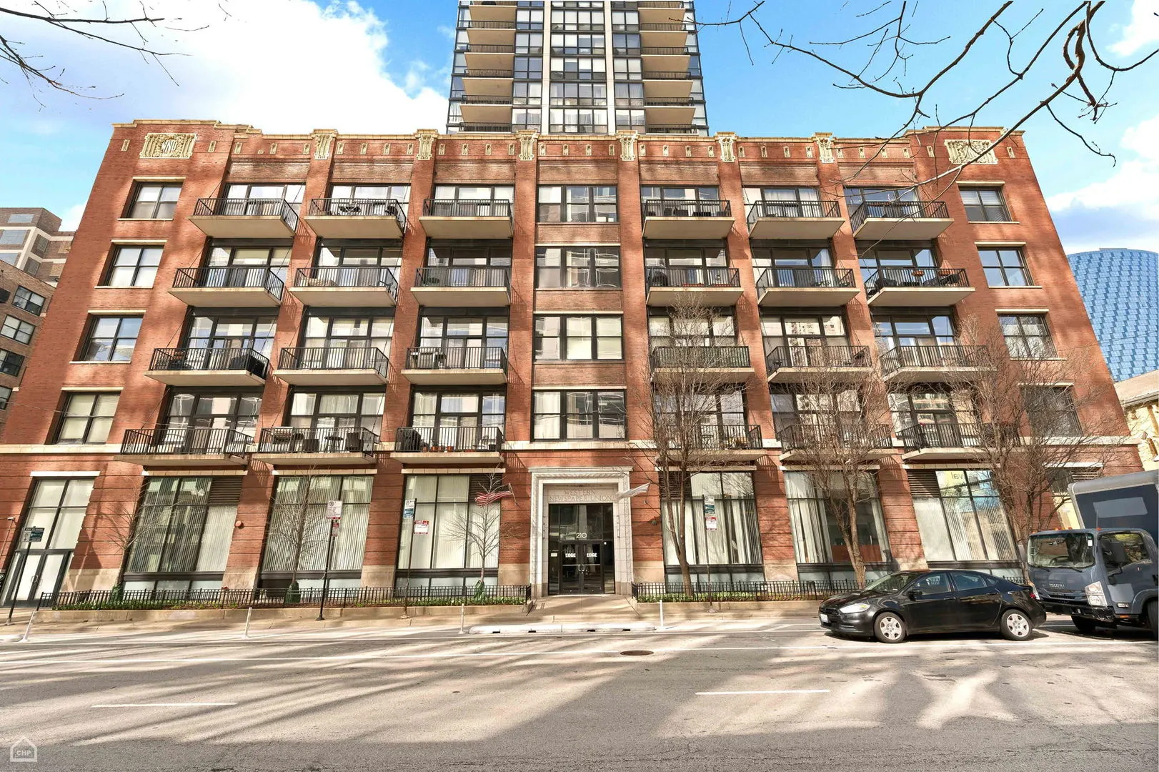 210 S Desplaines Street 807 IL