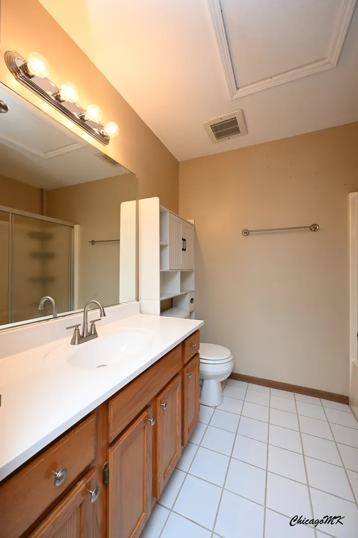 340 Woodridge Circle G IL