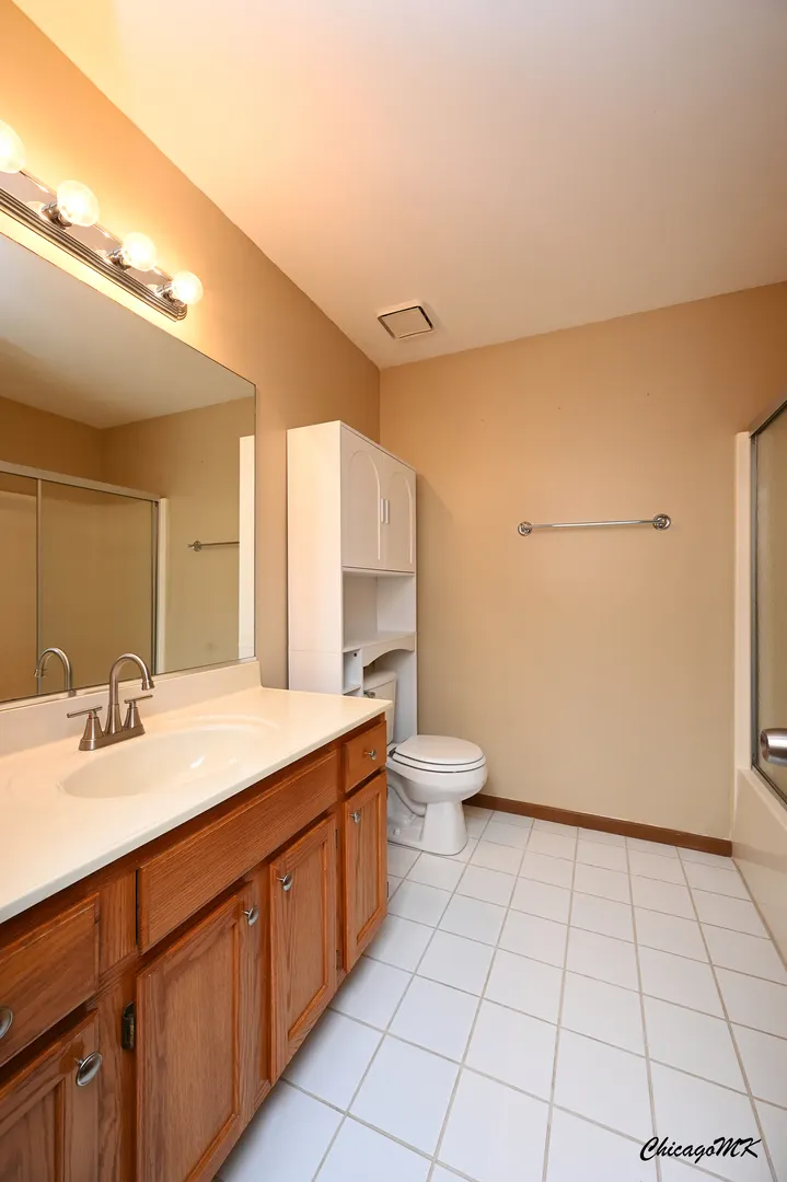 340 Woodridge Circle G IL