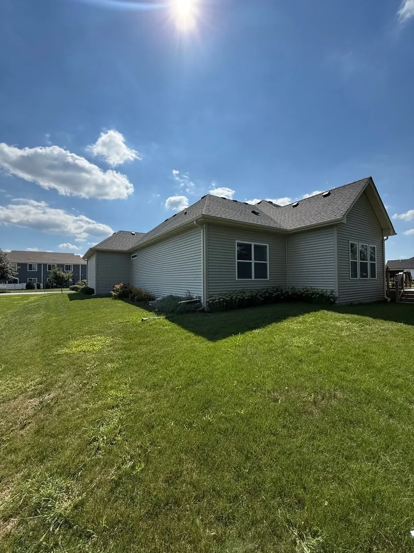 941 Blackberry Shore Lane IL