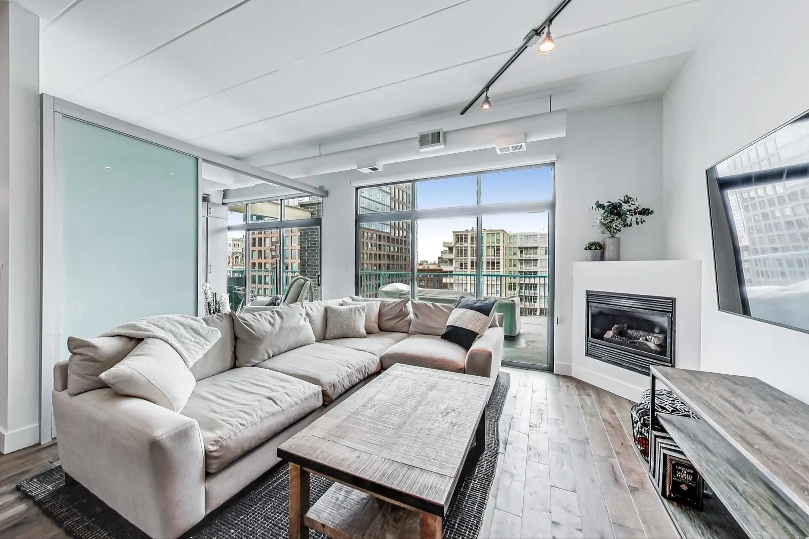 920 W Madison Street F8 IL