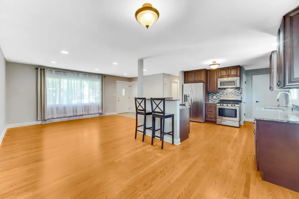 879 E Holly Way IL