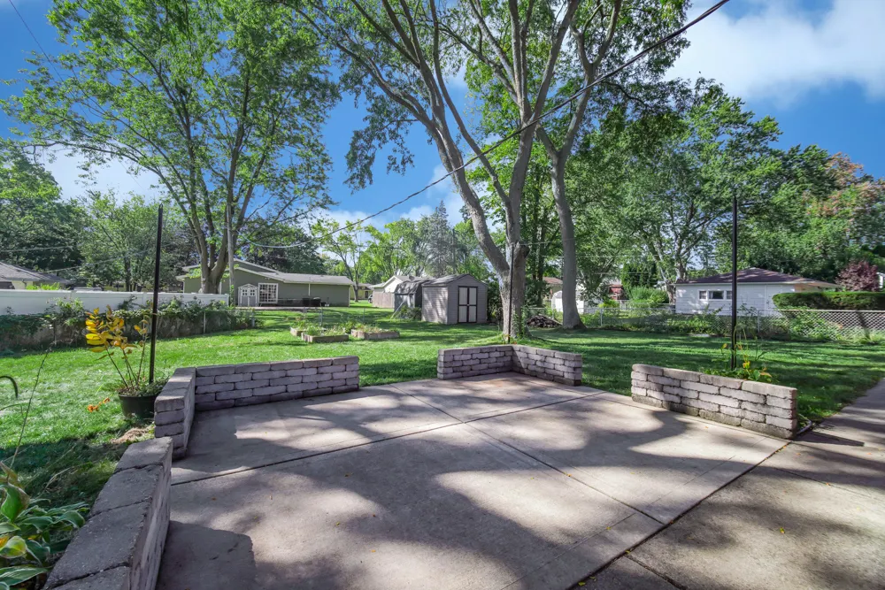 879 E Holly Way IL