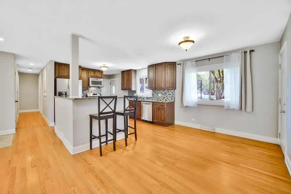 879 E Holly Way IL