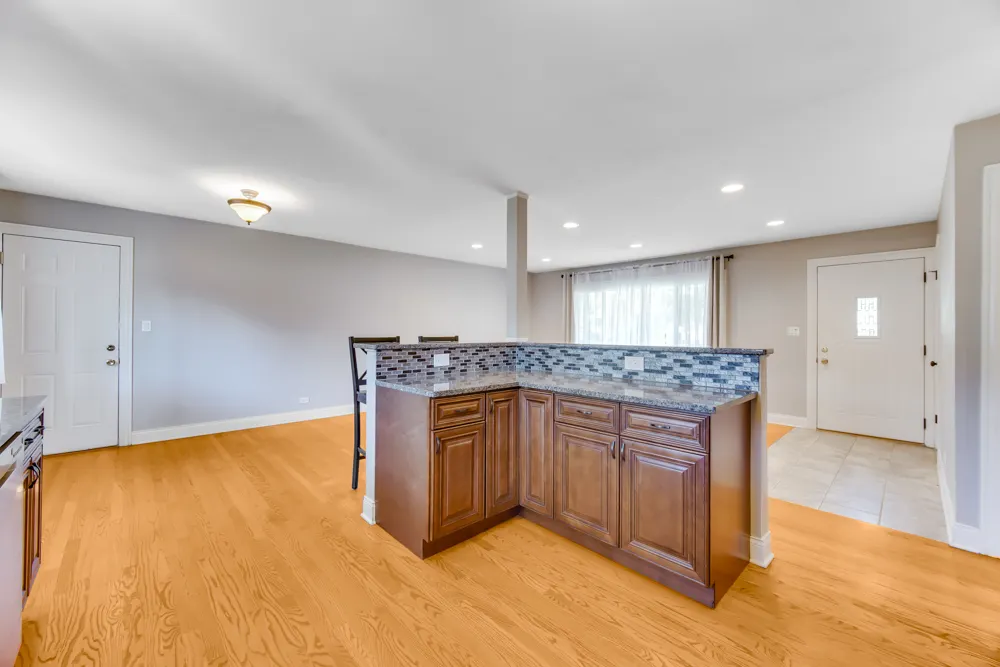 879 E Holly Way IL