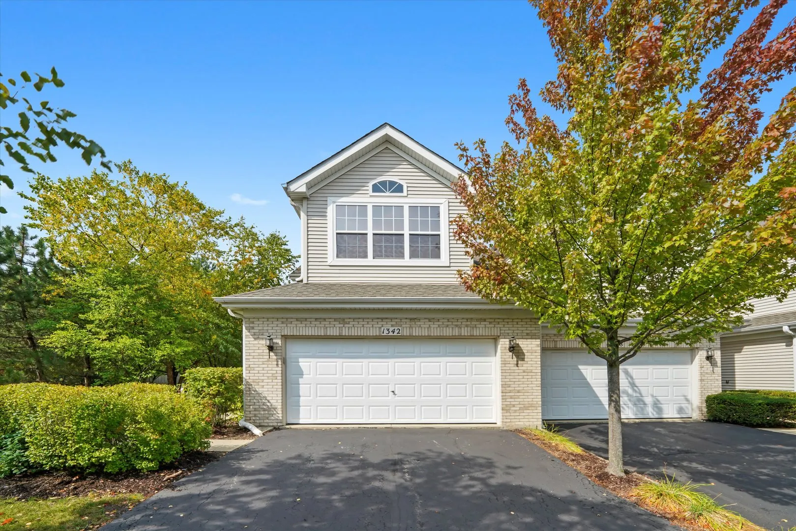 1342 LUNT Court IL