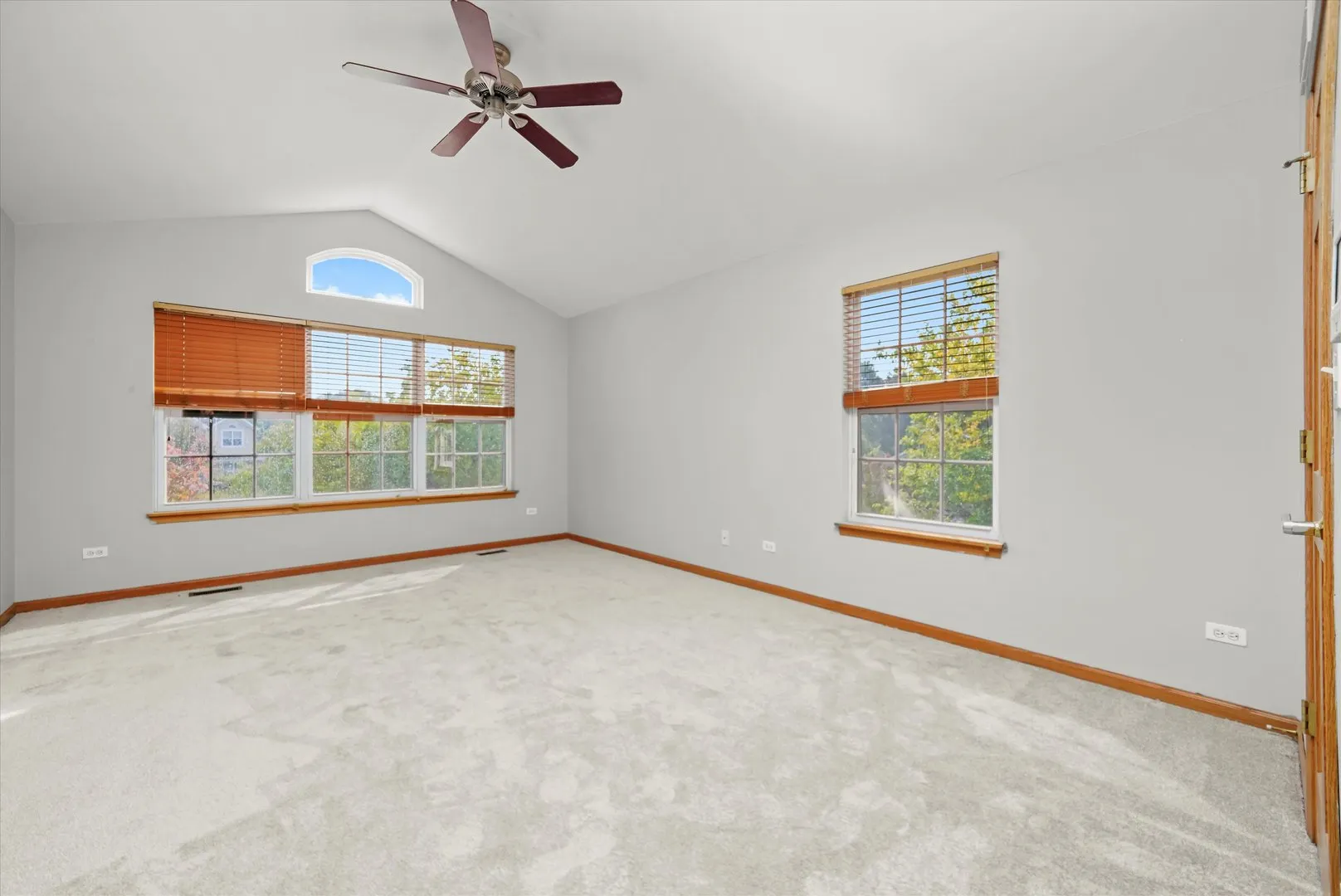1342 LUNT Court IL