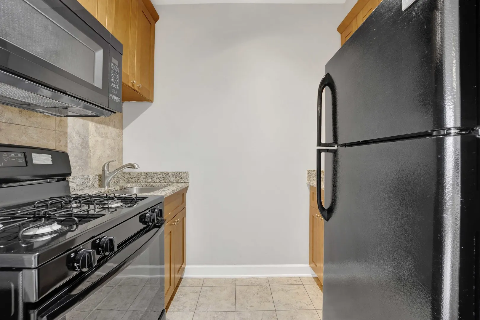 414 W Walnut Street 208 IL